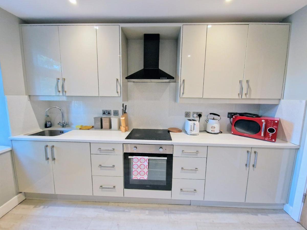 Central Reading Modern 3Br Flat - Walk To Station And High Street Екстер'єр фото