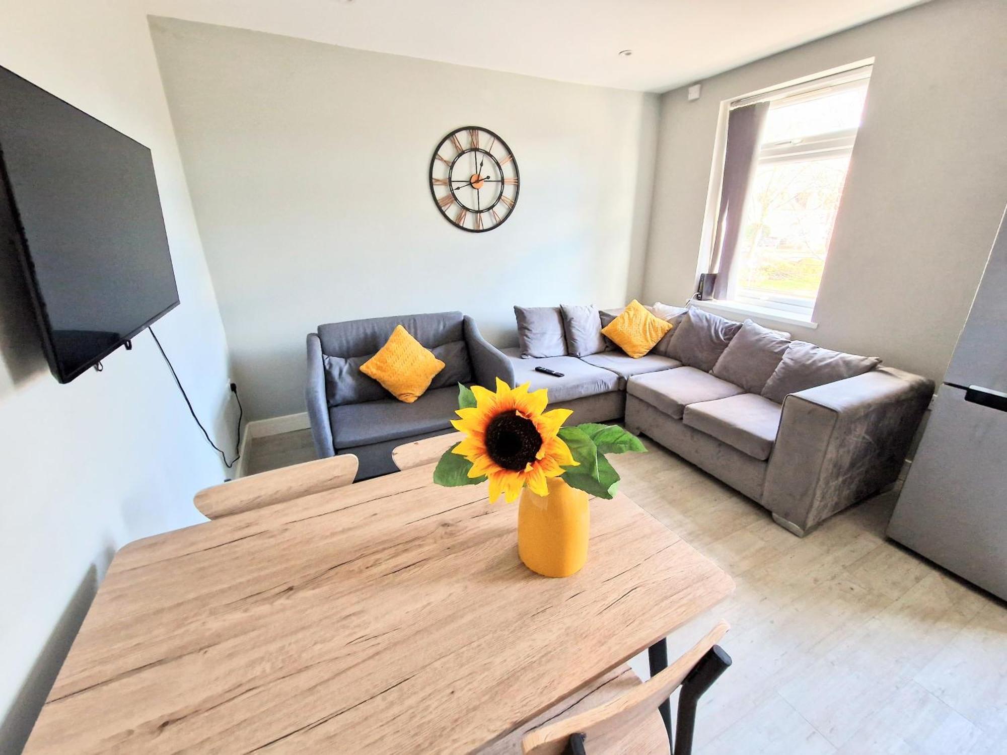 Central Reading Modern 3Br Flat - Walk To Station And High Street Екстер'єр фото