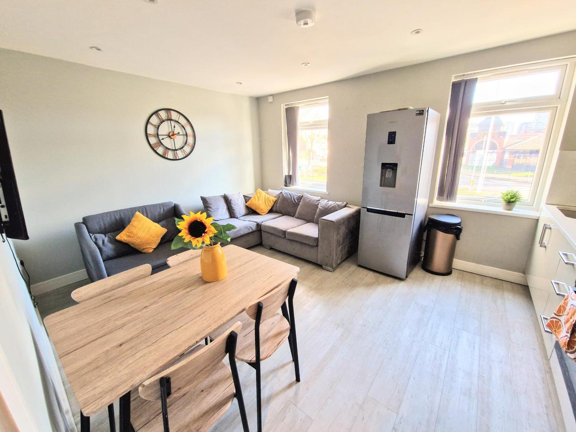 Central Reading Modern 3Br Flat - Walk To Station And High Street Екстер'єр фото